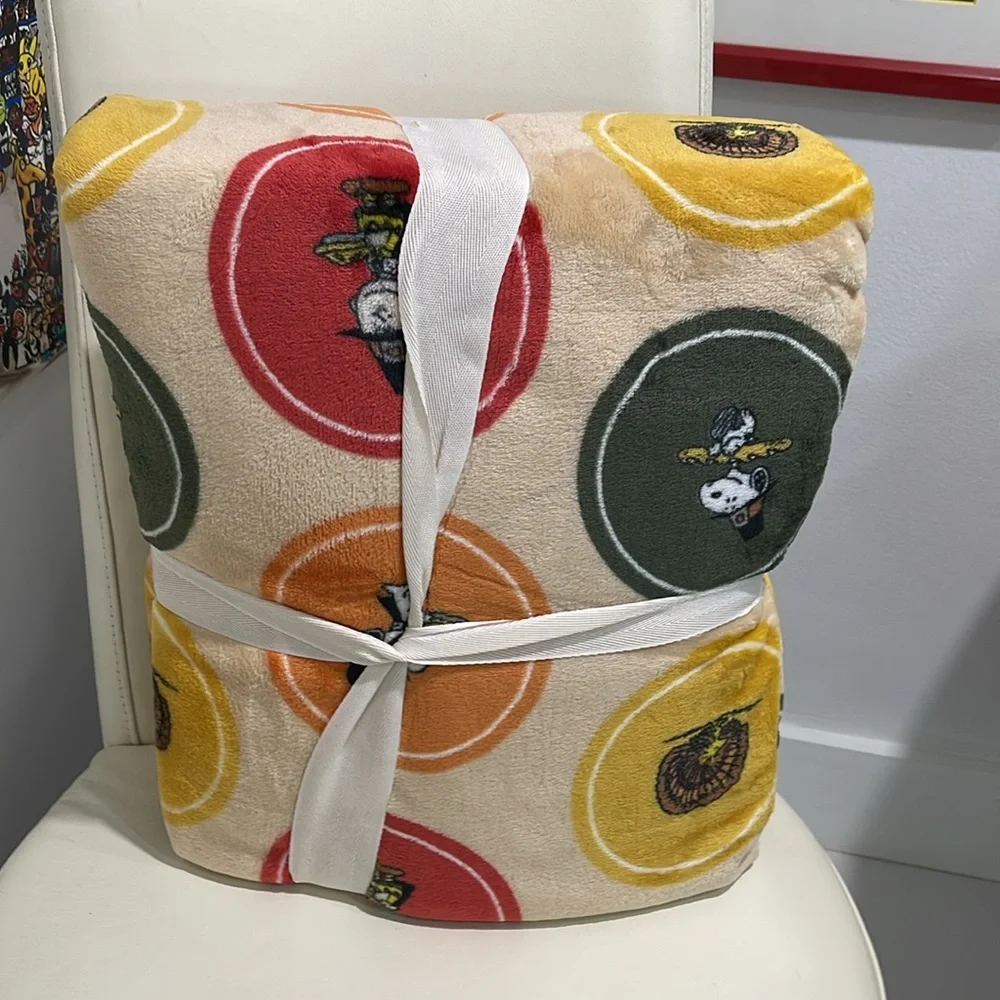 Peanuts Snoopy & Woodstock Gold/Orange/Green Thanksgiving TWIN Blanket
